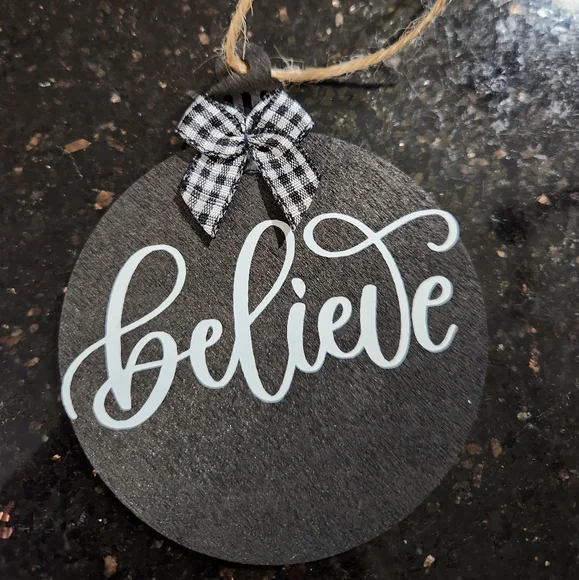 🎄BELIEVE Wooden Christmas Ornament🎄 - Picture 1 of 2